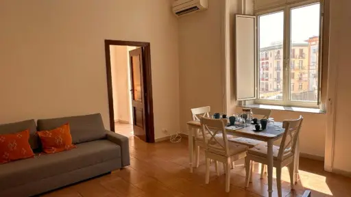 Casetta 181 - Central Flat in Naples