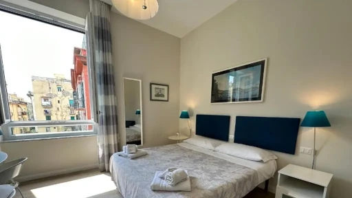 Stanza Zaffiro - Domus Luca - Central Rooms in the Heart of Naples