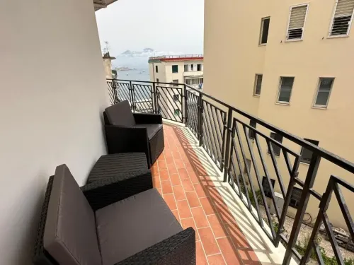 armchairs-balcony-panoramic-luxury-posillipo-capri-vesuvio-view